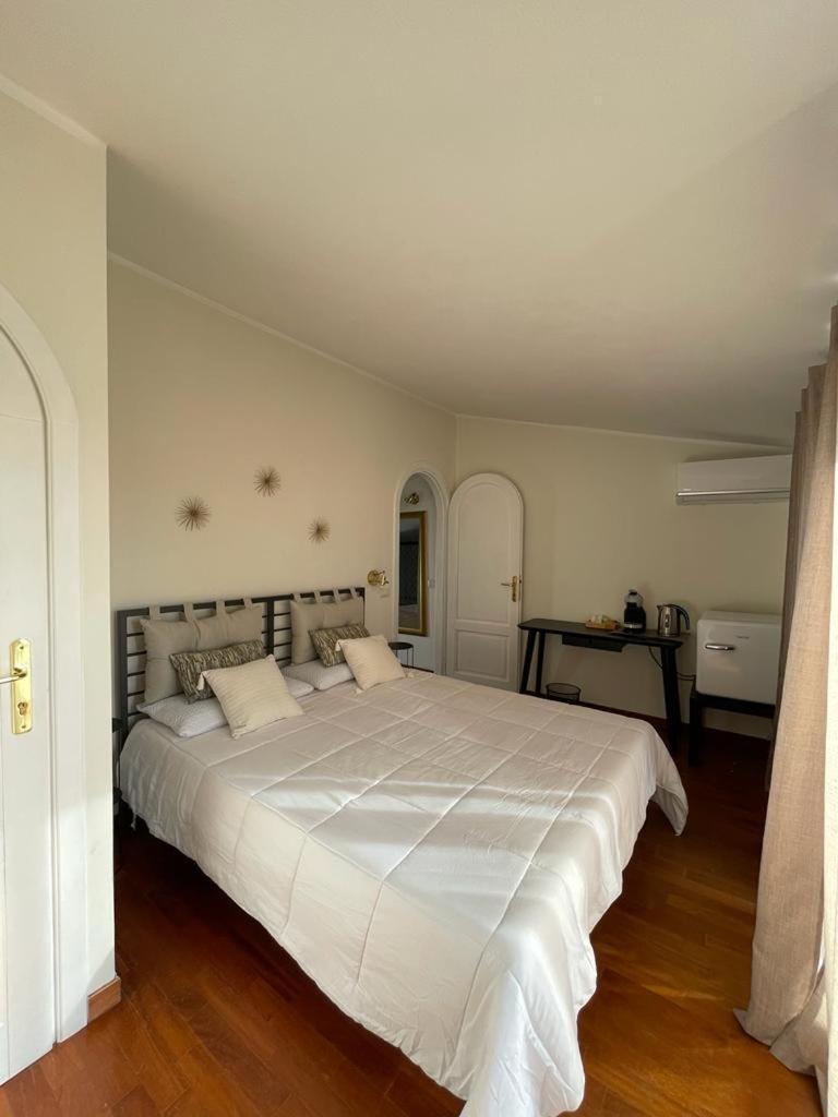 Excellent Rooms Paola'S Olbia Exterior photo